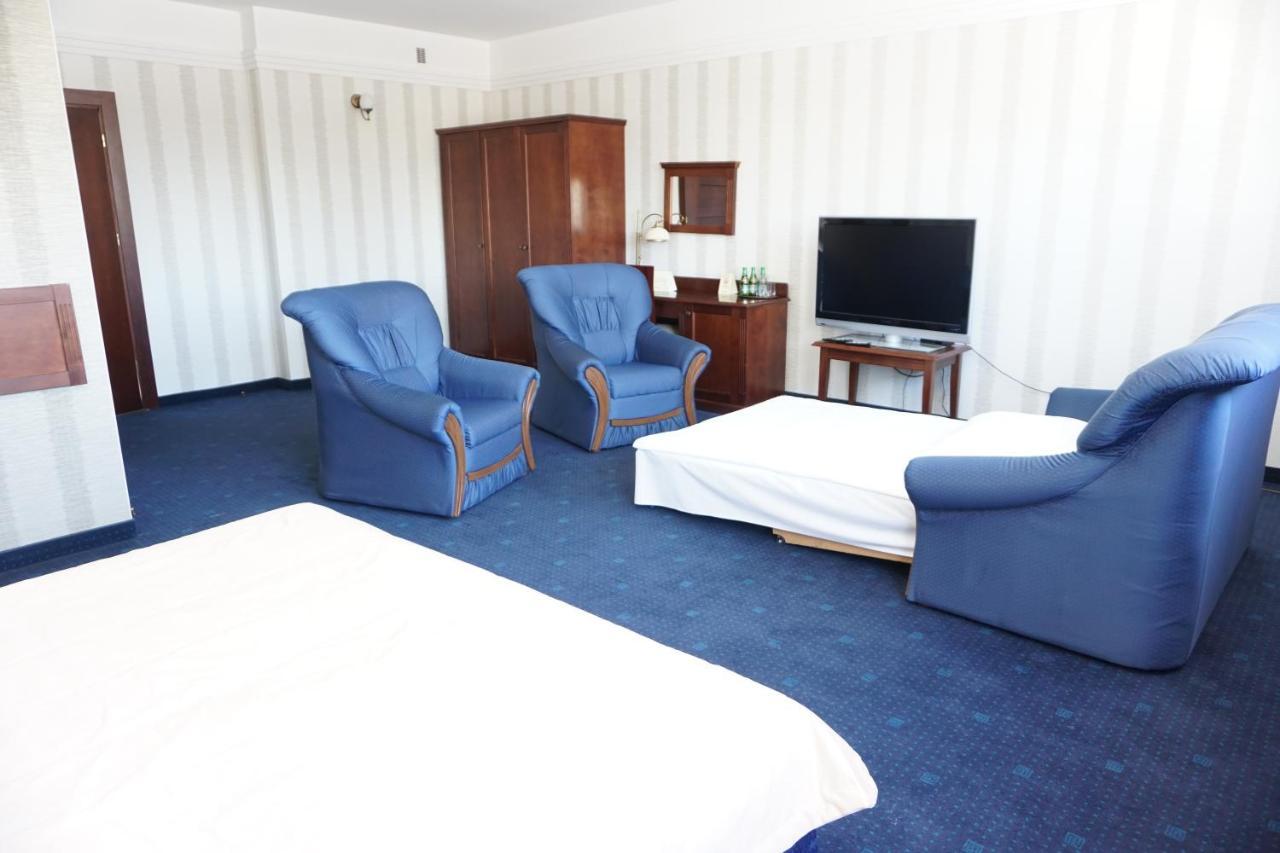 מארקי Hotel Mistral מראה חיצוני תמונה