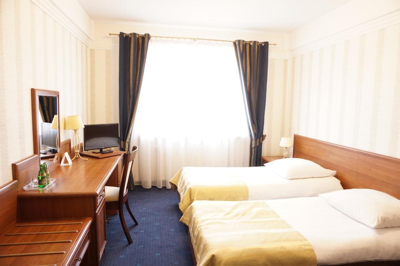 מארקי Hotel Mistral מראה חיצוני תמונה