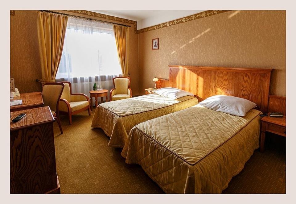 מארקי Hotel Mistral מראה חיצוני תמונה