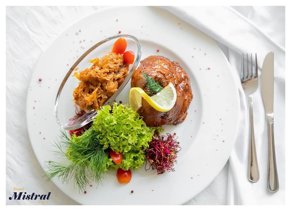 מארקי Hotel Mistral מראה חיצוני תמונה