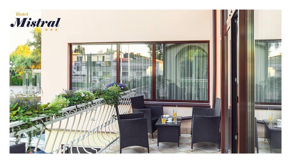 מארקי Hotel Mistral מראה חיצוני תמונה