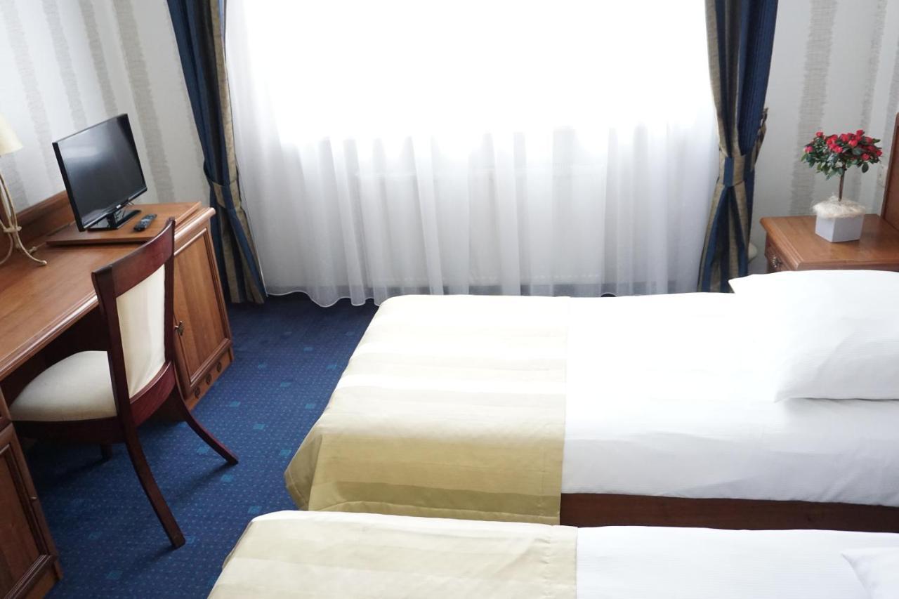 מארקי Hotel Mistral מראה חיצוני תמונה