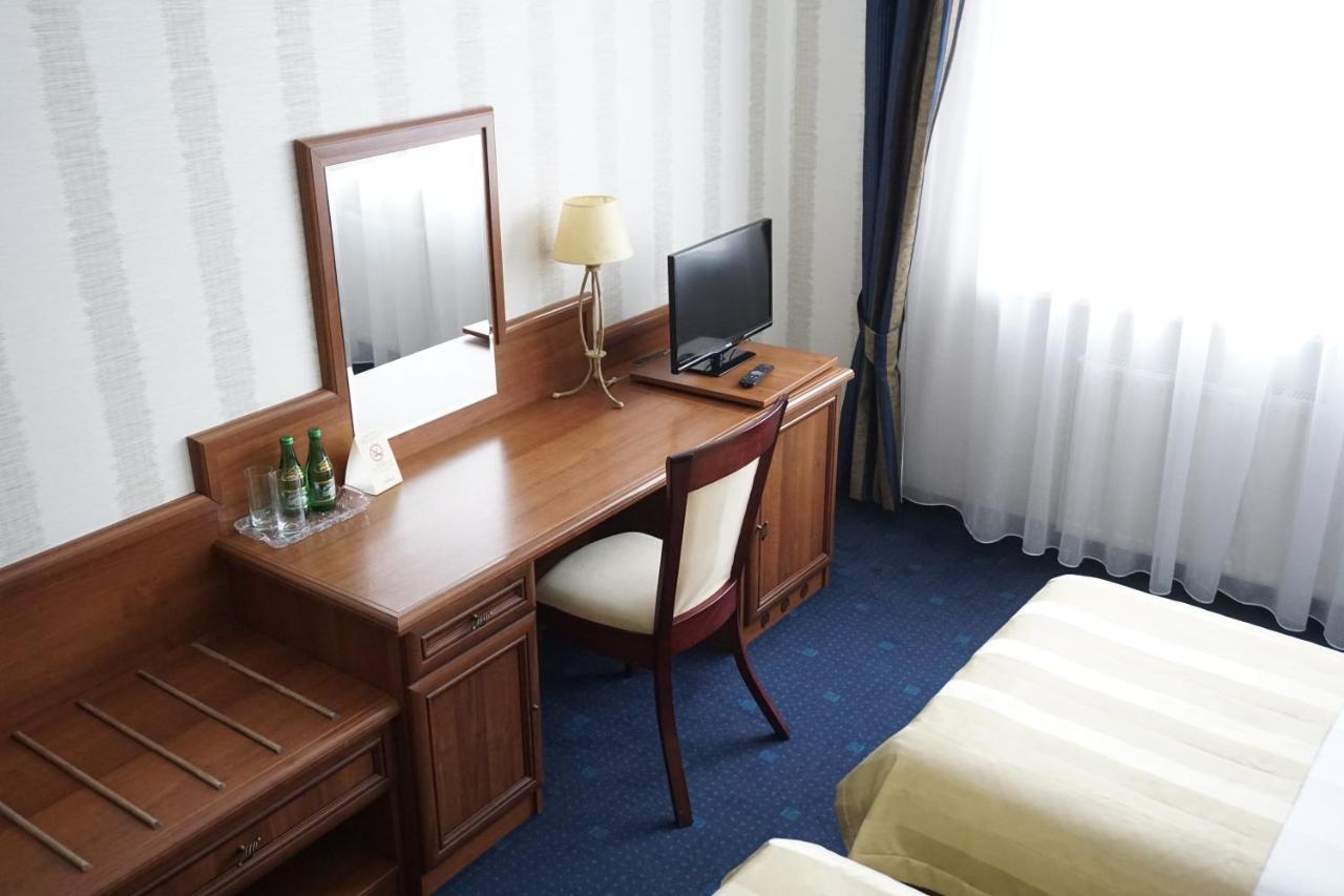 מארקי Hotel Mistral מראה חיצוני תמונה